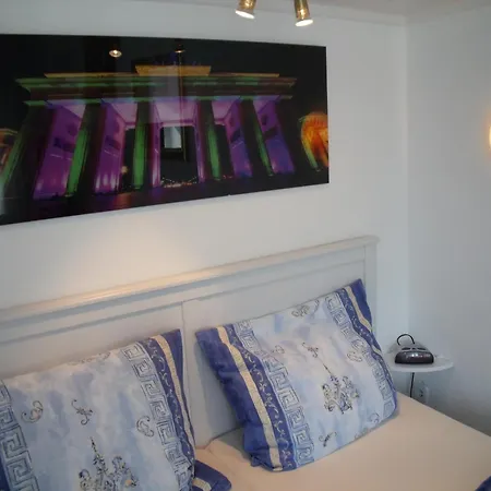 Ku'damm Mit Parkplatz Appartamento