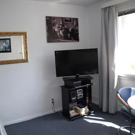 Ku'damm Mit Parkplatz *