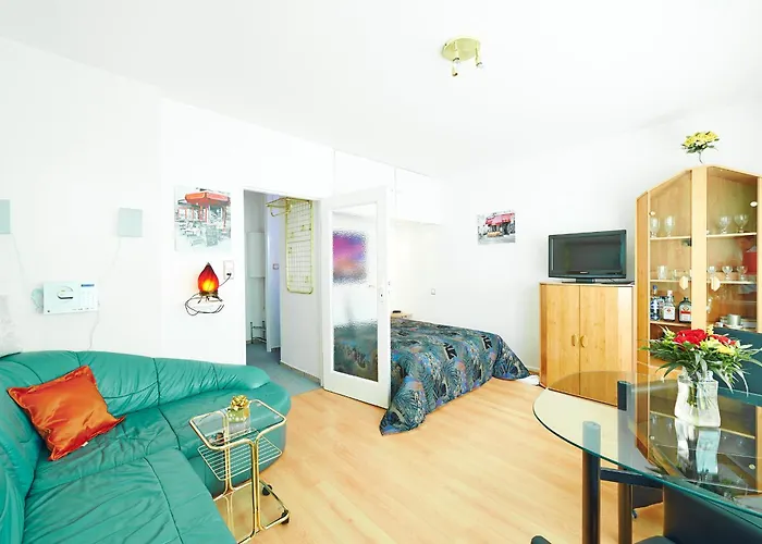 Ku'damm Mit Parkplatz Apartamento *