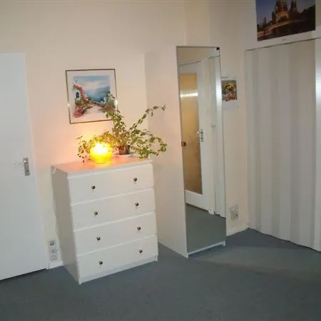 Ku'damm Mit Parkplatz * Берлин